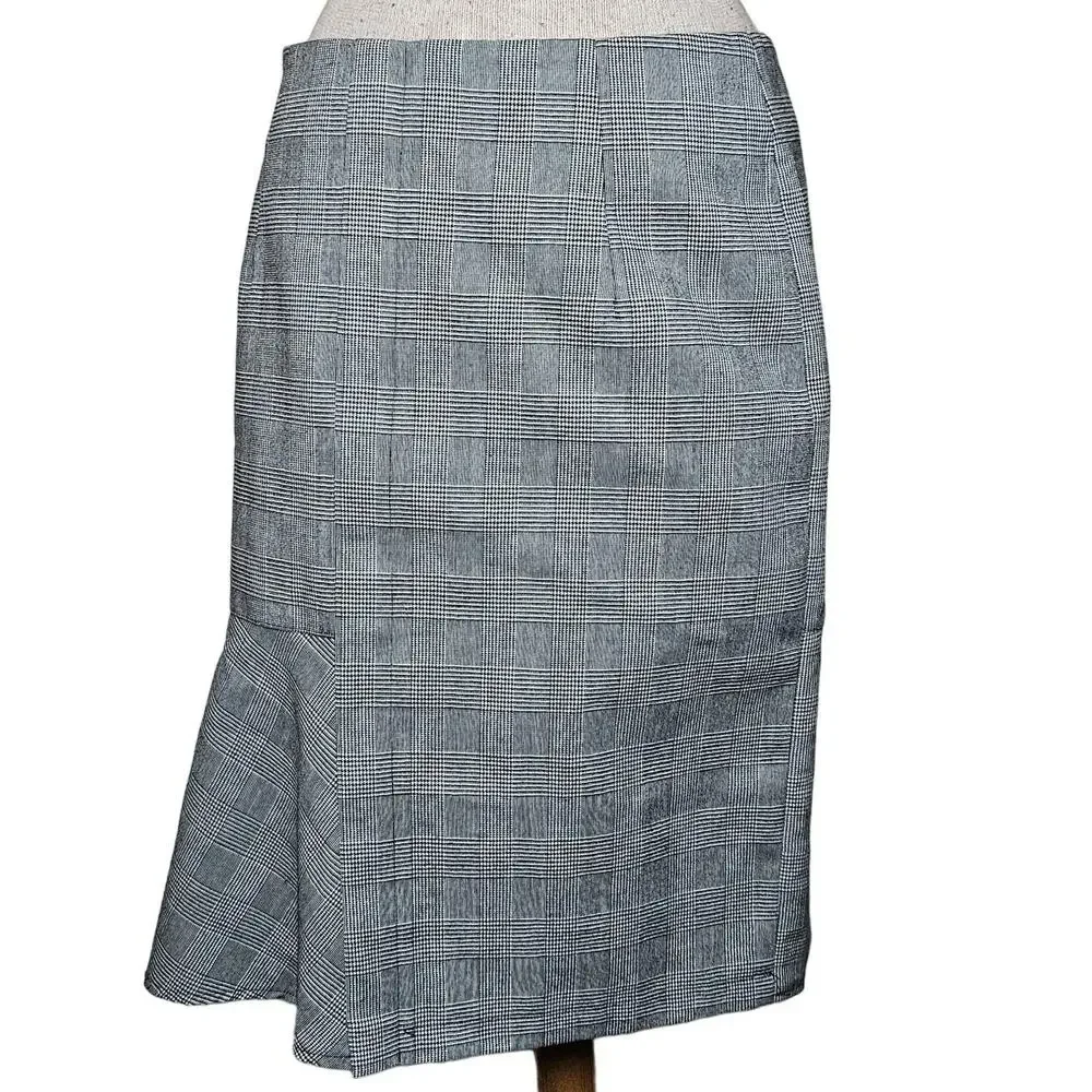 Urban Revivo Black and White Mini Skirt Size 12